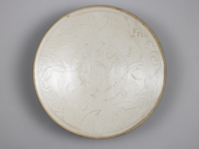 图片[2]-Dingyao white glaze plate with lotus petal pattern inside and outside the flower-China Archive